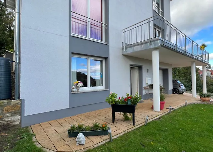 Apartment Vis-A-Vis