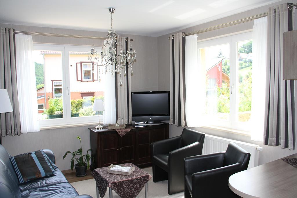 Vis-a-vis Apartment